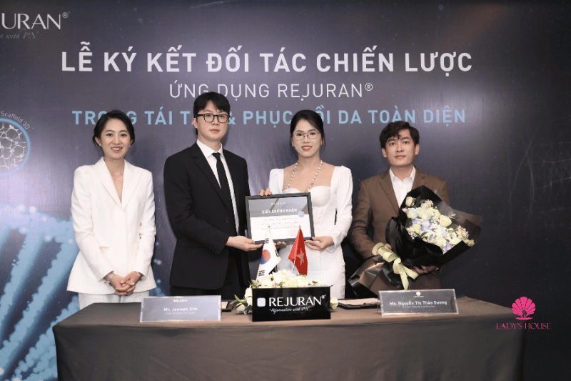 Lady's House ký kết là đối tác chiến lược với Rejuran