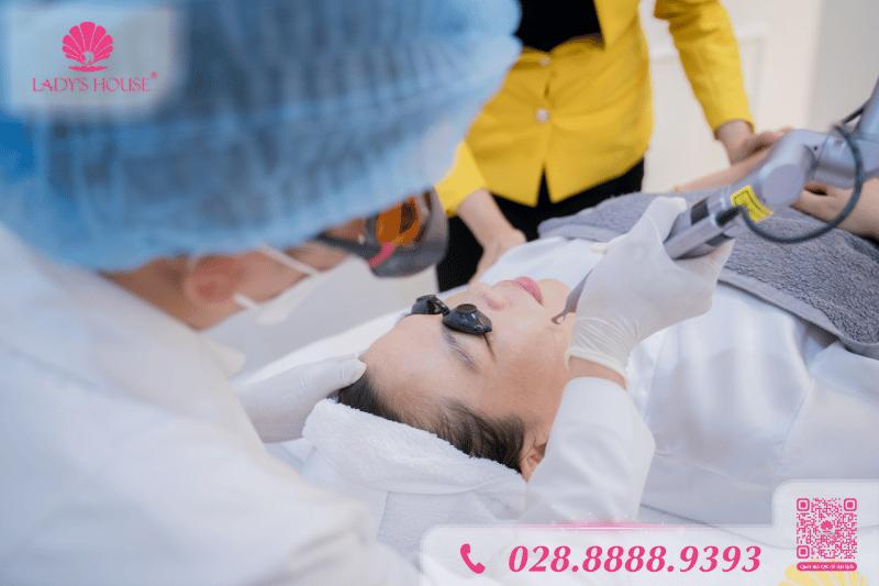 nám lâu năm điều trị bằng laser